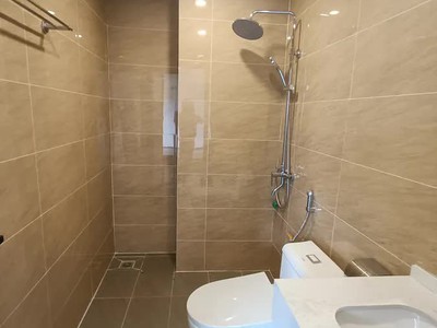 Nhà mới ở luôn  phúc lợi 32m2 x 5 tầng,mặt tiền 3.5m, 4.95 tỷ long biên. 4