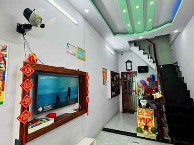  nhà 3 tầng   có hầm để xe   gần cuối đường tên lửa   chỉ 3.6 tỷ  1