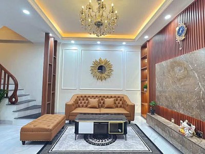 Bán nhà bát khối tư đình 35m2 5 tầng, ô tô đỗ cổng, thông số siêu xinh 6.x tỷ 0
