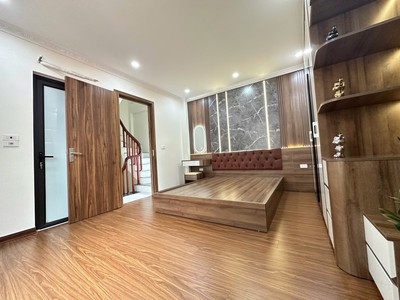 Nhà phố tư đình 35m2 5 tầng, ô tô đỗ cổng, dọn về ở ngay, thông số hoa hậu 6.x tỷ 3