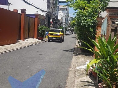 Q7  bán gấp n.hà 4 tầng, 6 phòng ngủ,ô tô đỗ cửa, ngang 4m, gi.á chỉ 3 đồng nhỉnh 0969620605 3