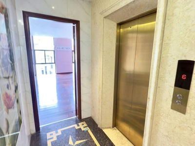 Bán toà mặt phố thịnh quang, đống đa - 93m  x 9t thang máy - vỉa hè rộng - giá 39 tỷ 4