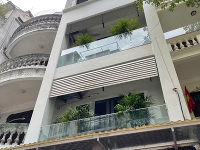 Siêu vip  phùng chí kiên, hoàng quốc việt, cầu giấy dt  45m    5 tầng - mt 4m   giá chỉ 11 tỷ 0