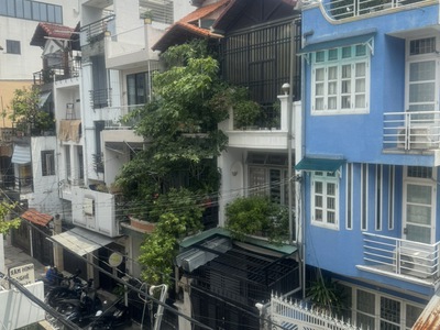 Nhỉnh 8 tỷ   có ngay nhà 5 tầng, khu cư xá tự do, cmt8, tb  hẻm 8m xe hơi tránh 0