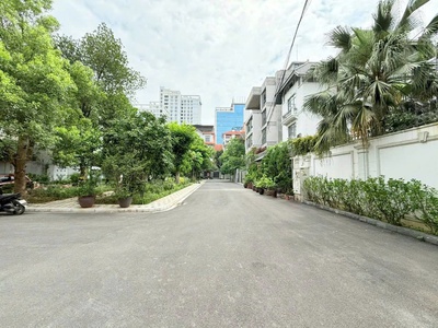 Bán biệt thự vườn đào, tây hồ - 290m  - mt 16m - view vườn hoa - vị trí đẹp - giá 143 tỷ 1