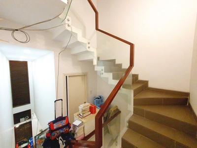 Nhà 4 tầng hẻm xe tải 8m   gara   gần vincom lê văn việt   giá rẻ 6.25 tỷ   có thuê 10tr/tháng 1