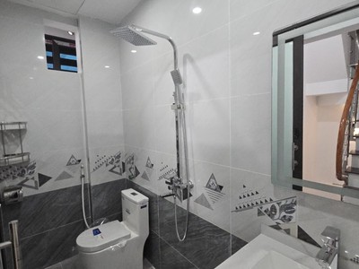 Siêu phẩm trung tâm ngã tư sở  5 tầng, thang máy, 3 mặt thoáng   chỉ hơn 13 tỷ 0