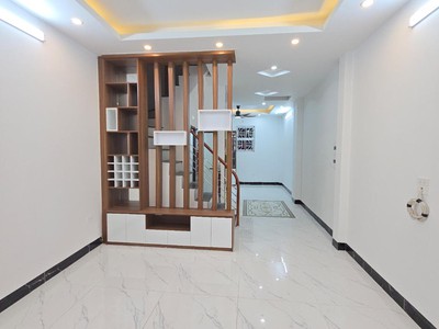Siêu phẩm trung tâm ngã tư sở  5 tầng, thang máy, 3 mặt thoáng   chỉ hơn 13 tỷ 2