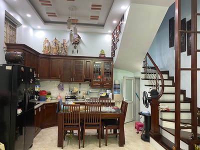 Bán nhà cầu giấy -lô góc - mặt ngõ kinh daonh - ôt ô đố cửa 1