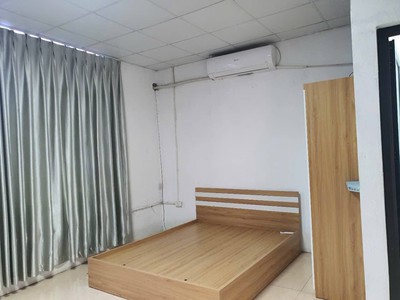 Cho thuê nhà mặt phố giải phóng  ngay bến xe giáp bát , 400m  3 tầng kd bất chấp 1