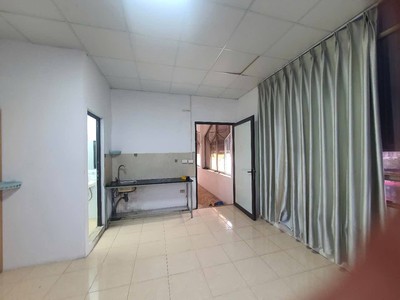 Cho thuê nhà mặt phố giải phóng  ngay bến xe giáp bát , 400m  3 tầng kd bất chấp 2