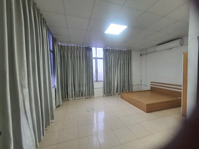 Cho thuê nhà mặt phố giải phóng  ngay bến xe giáp bát , 400m  3 tầng kd bất chấp 3