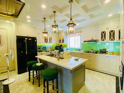 Bán biệt thự siêu sang lê văn lương, 141m2  7.9x19  5 tầng, tháng máy, giảm 500tr còn 20.5 tỷ 0