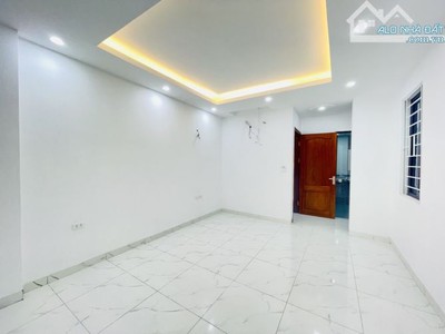Cho thuê gấp nhà mặt phố lê trọng tấn, 4 tầng, 120m , mt 6m, kinh doanh mọi hình thức 2