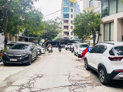 Nhà ngõ 21 lê văn lương, ngay golden palm, lô góc, 104m2 c4, mt 12.6m, ô tô tránh, vỉa he, chỉ 43 tỷ 3
