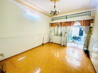 Siêu phẩm ngay phổ quang - đẳng cấp vip sân bay - chủ hợp tác - 3 tầng kiên cố gần mặt tiền - ngang 2