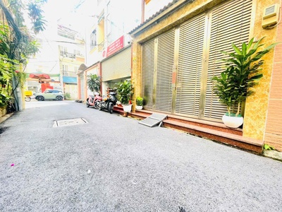 Siêu phẩm ngay phổ quang - đẳng cấp vip sân bay - chủ hợp tác - 3 tầng kiên cố gần mặt tiền - ngang 4