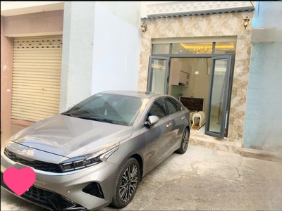 Bán nhà q10, hẻm 7m có sân oto riêng, cao 4 tầng fullnt: nhỉnh 5 tỷ.lh: 0933910039 0