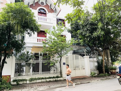 Biệt thự đẹp   đất lành sinh lộc   giữ tiền an toàn   hàng cực hiếm vạn phúc 4