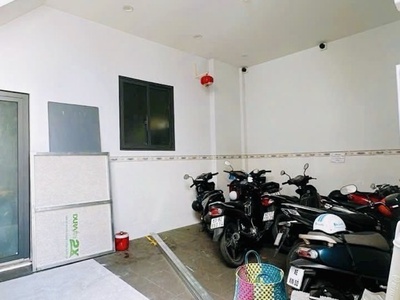 Bán nhà có dt khủng- làm chdv - thích hợp vừa ở vừa kinh doanh-đường đoàn văn bơ- thông ra xóm 2