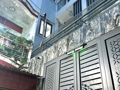Bán nhà có dt khủng- làm chdv - thích hợp vừa ở vừa kinh doanh-đường đoàn văn bơ- thông ra xóm 1