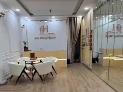 Sang nhượng tiệm spa mặt tiền đường lớn bình thạnh - nhà mới đẹp, vào là kinh doanh ngay 0