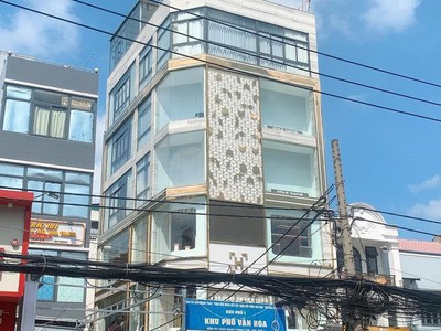 Siêu phẩm góc 2mt cmt8, p.13, q.10 dt 8x13  thang máy 0