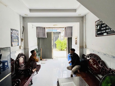 Gấp bán nhà ngay chợ bình thành hẻm 6m xe hơi ngủ nhà 80m2-2 tầng 2 tỷ 9 2