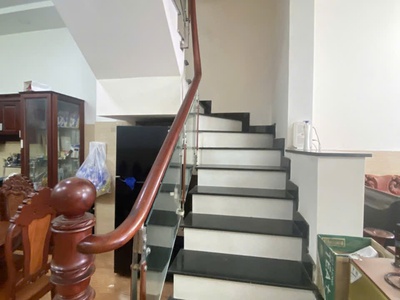 Bán nhà  đ số 6 gần trường học hoàng văn thụ 60m2 ,4 tầng hẻm 6m thông 5 tỷ 1 3