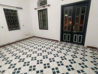 Chính chủ cần cho thuê nhà 2 tầng tại tổ 4 phố gia quất, thượng thanh, long biên, hà nội 1