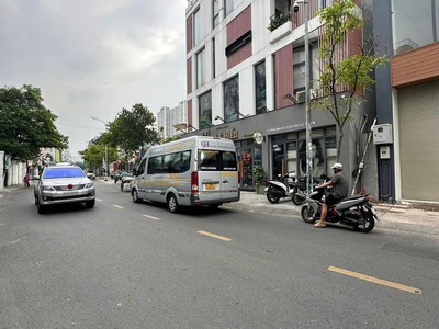Bán tòa nhà văn phòng 35a trần đình xu, p. cầu kho, quận 1   hầm 6 tầng   tum 1