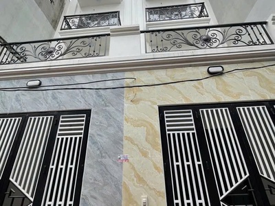 Nhà mới kính koong ngọc trì thạch bàn 39m2 x 5 tầng 6.15 tỷ long biên. 0