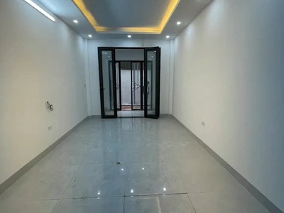 Nhà mới kính koong ngọc trì thạch bàn 39m2 x 5 tầng 6.15 tỷ long biên. 3