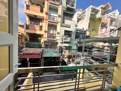 Giảm sâu 1 tỉ, 4 tầng mới đẹp, hxh thông, lk phan đình phùng 0