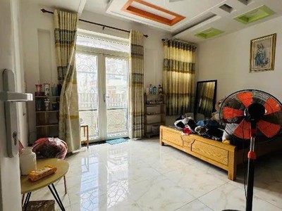 Giảm sâu 1 tỉ, 4 tầng mới đẹp, hxh thông, lk phan đình phùng 3