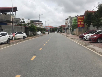 Bán đất tặng nhà   nằm trên trục đường đi khu đô thị vinhomes - vị trí kinh doanh cực đẹp - giá tốt 3
