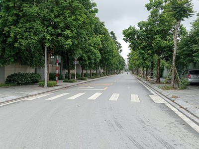 Bán đất lý sơn - ngọc thụy, view triệu đô  diện tích: 56m   ô tô 7 chỗ vào tận nhà   đường 2