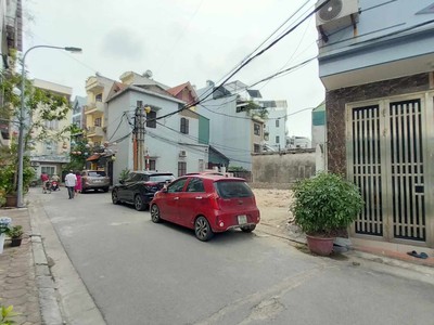 Bán Đất Ngọc Thụy, Gần Khai Sơn, 50m2, MT4.5m, Ô Tô, Phân Lô, Nhỉnh 9 Tỷ 1