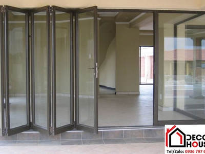 Báo giá tường kính cường lực mới nhất năm 2025 0