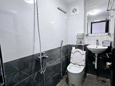Bán gấp nhà gần mặt tiền Ngô Tất Tố chính chủ lâu năm 2 tầng BTCT 42m2 chỉ hơn 7 tỷ 4