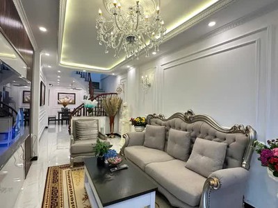 Nhà mới ở luông 6 p ngủ phố đàm quang trung 46m2 x 5 tầng,mặt tiền  3.5m, 8.3 tỷ long biên. 3