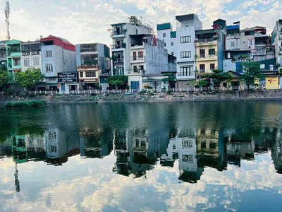 Bán nhà mặt hồ ngọc lâm, 64m, mặt tiền 5.2m, ôtô đỗ cửa, gần đường hồng tiến kéo dài 1