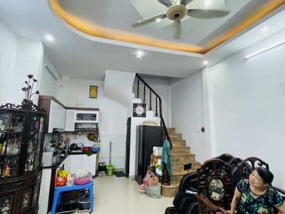 Nhà phân lô đền lừ, ô tô đỗ cửa, nhỉnh 8 tỷ 1