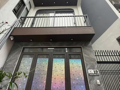 Nhà mới ở luôn phố ngọc trì 37m2  5 tầng mặt 5m,7.05 tỷ long biên. 0