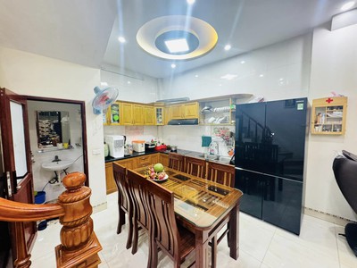Bán nhà ngọc khánh 38m 5 tầng mặt tiền 4m 8.5 tỷ 1