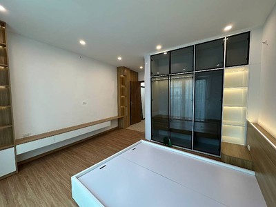 Nhà mới - lô góc- ô tô tải đỗ cửa- ô tô vào nhà- sát mặt hồ phong thủy 2