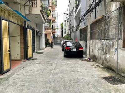 Nhà phố nguyễn văn cừ 45m2 dân xây 6 tầng, gara ô tô, ô tô tránh. 16.x tỷ 0