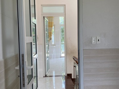 Nhà buôn bán kinh doanh, ngay đại học tất thành, lên gò vấp gần 3