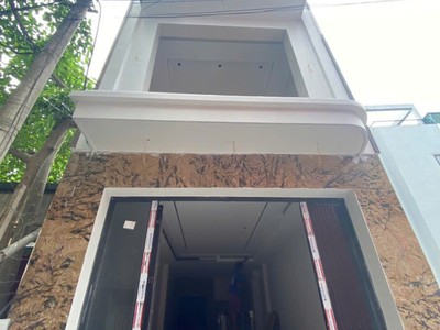 Bán nhà mới xây   thang máy   ngõ thông   gần aeon long biên 0