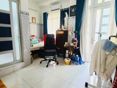 Nhà đẹp tân bình   ngang 4.85m   5 tầng btct   xe hơi tới cửa   57m  công nhận. nhích 10 tỷ. 2